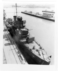 USS Henley (DD-391) - 19-N-28723