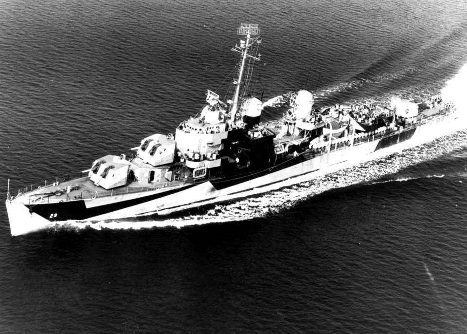 USS Henry A. Wiley (DM-29) underway at sea on 16 September 1944 (NH 90025)