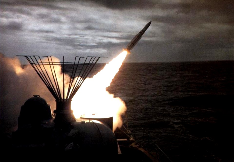 USS Henry B. Wilson (DDG-7) launching a RIM-66 missile, circa in 1989