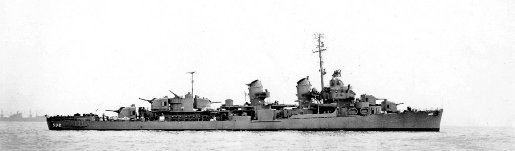USS Heermann (DD-532) off the Mare Island Naval Shipyard, California (USA), on 9 January 1945 (BS 75259)