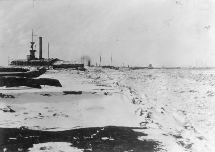 USS HELENA (PG-9) in mud dock in Liao-Ho River, Newchwang, China - NH 134