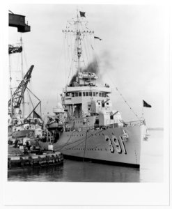 USS Henley (DD-391) - 19-N-18032