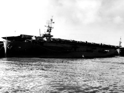 USS Hoggat Bay (CVE-75) in January 1944