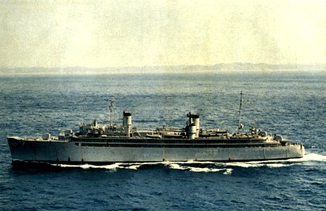 USS Hector (AR-7) underway at sea, in 1972 photo