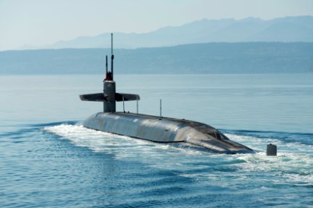 USS Henry M. Jackson returns to homeport 150930-N-UD469-037