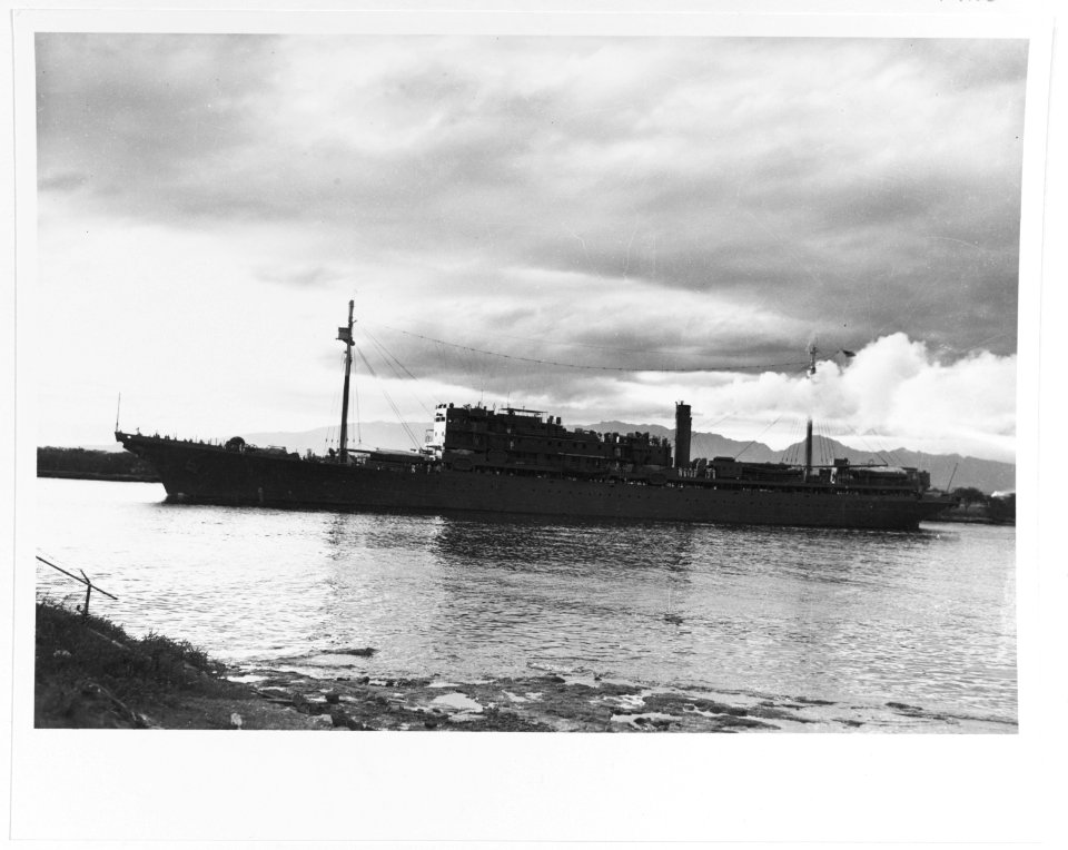 USS Holland - 19-N-25943
