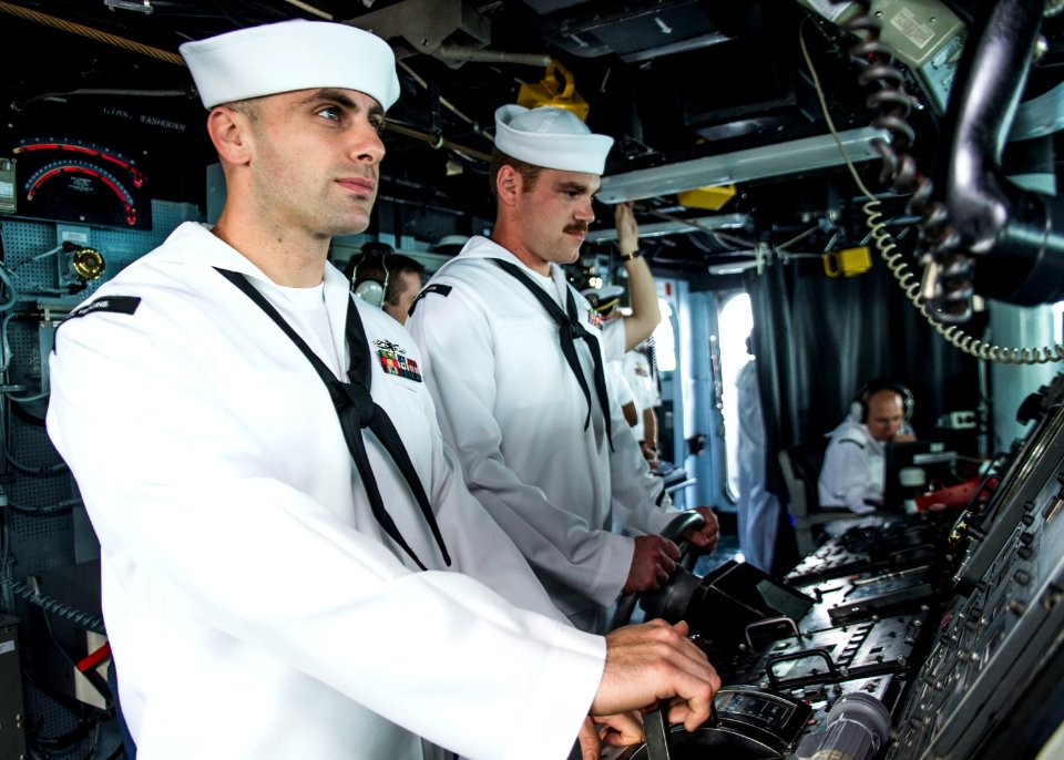 USS Higgins arrives in Nagoya 130904-N-IY633-010