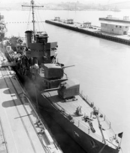 USS Henley (DD-391) - 19-N-28723