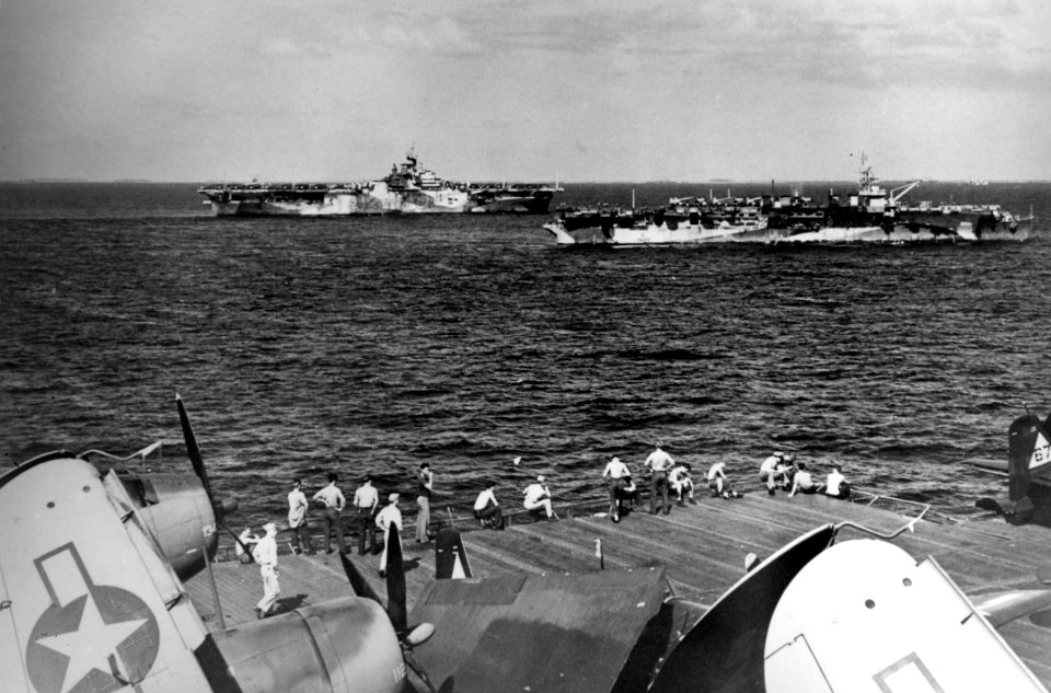 USS Hornet (CV-12) and USS Independence (CVL-22) underway January 1945