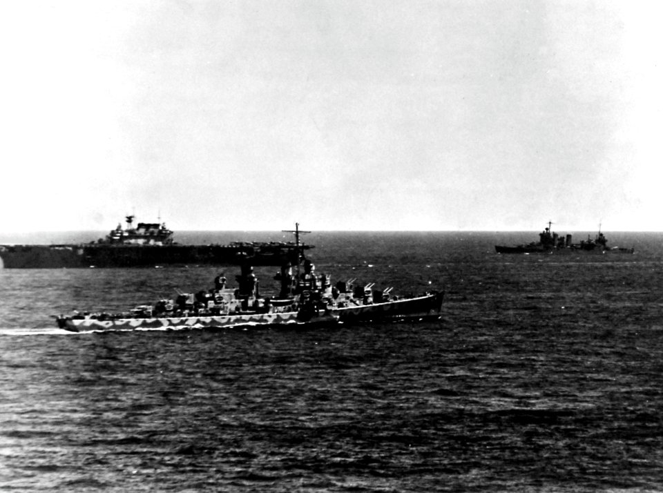 USS Hornet (CV-8), USS New Orleans (CA-32) and USS Atlanta (CL-51) at sea on 6 June 1942 (80-G-88908)