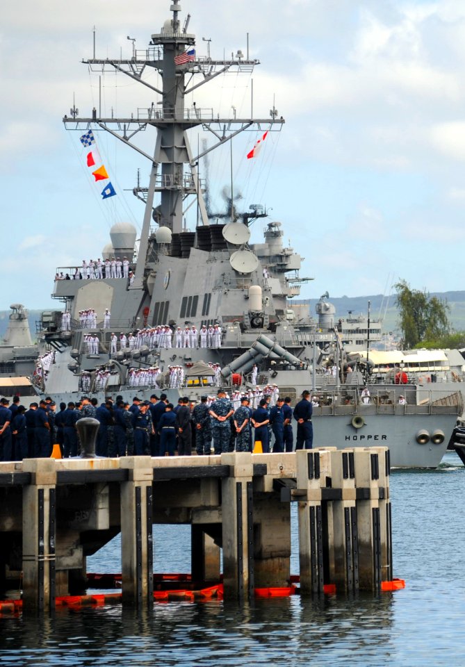 USS Hopper 140506-N-IU636-083