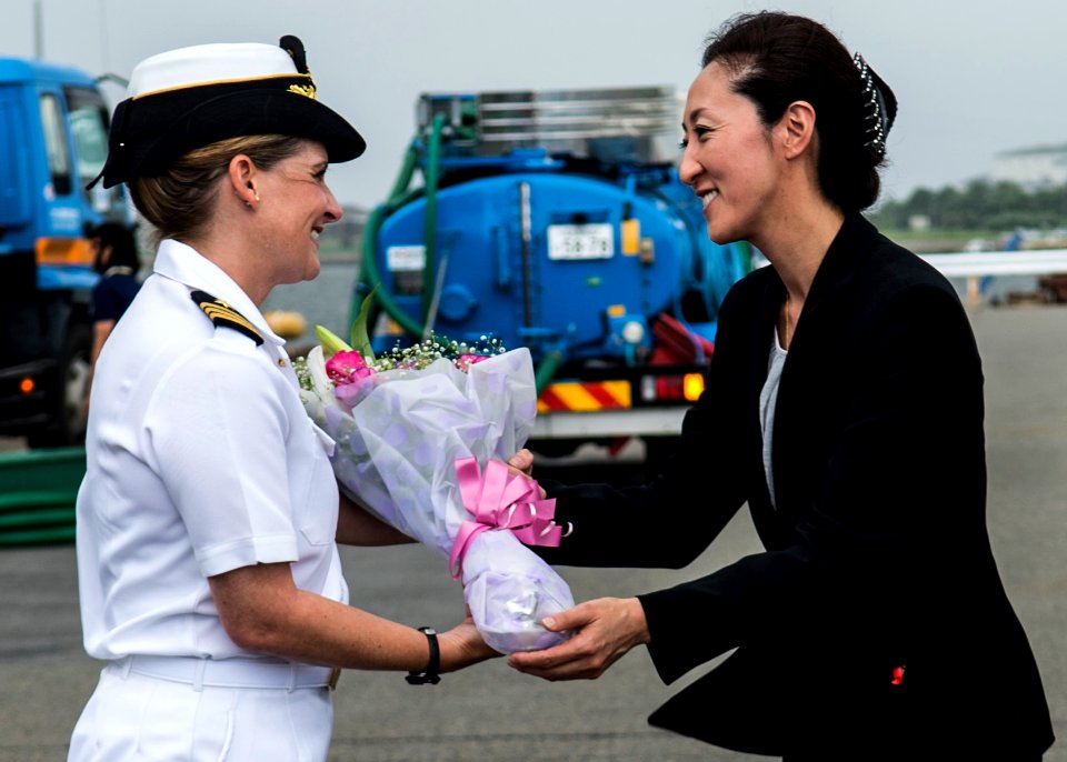 USS Higgins arrives in Nagoya 130904-N-IY633-154