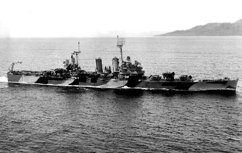 USS Honolulu (CL-48) underway in 1944