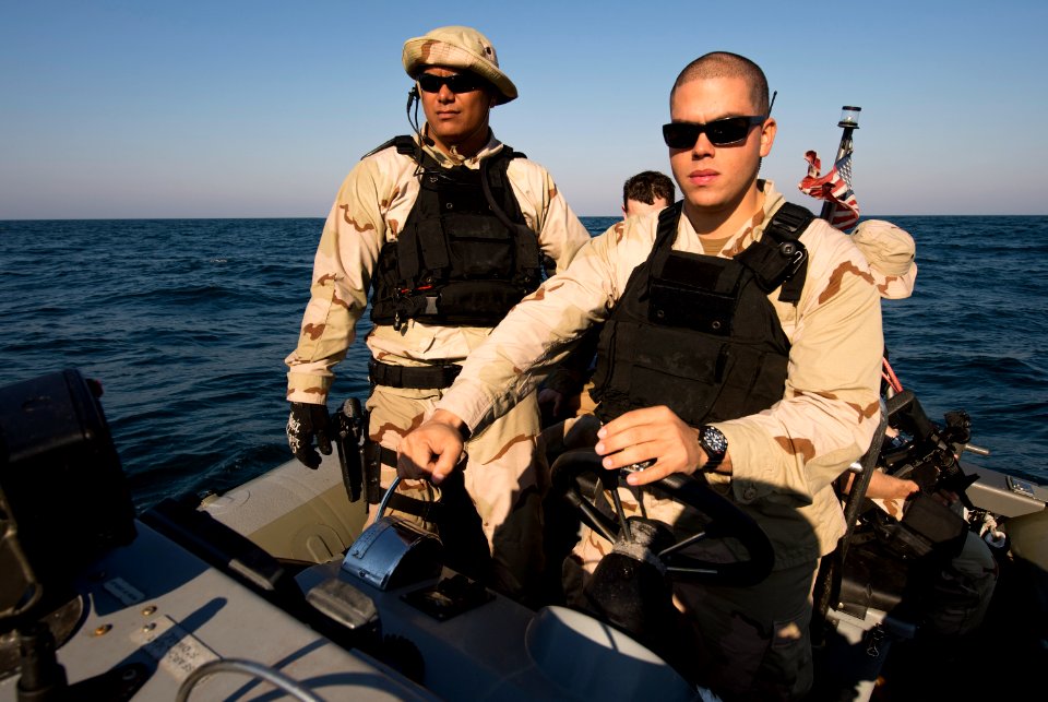 USS HOPPER (DDG 70) 140214-N-QP268-095 (12764511444)