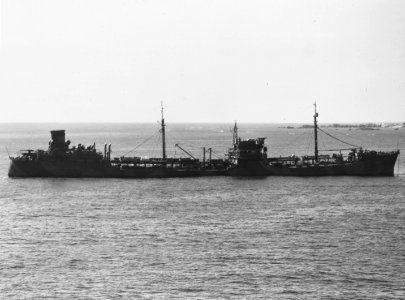 USS Housatonic (AO-35) at anchor in early 1942 (80-G-K-430) photo
