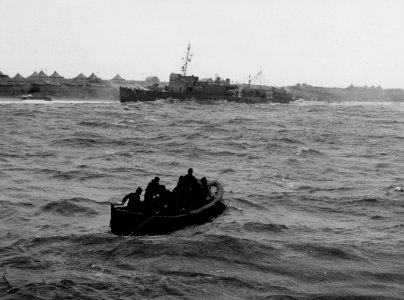 USS Hulbert (AVD-6) stranded on Attu 1943