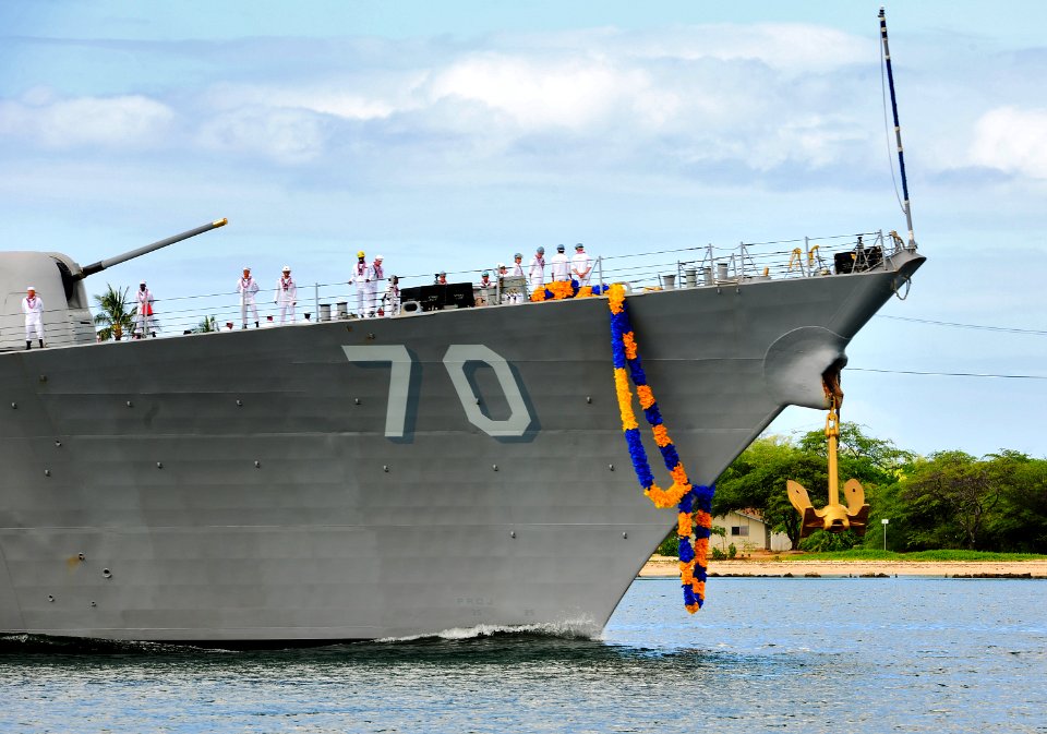 USS Hopper operations 140506-N-WF272-024