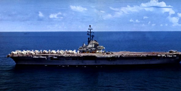 USS Hornet (CVS-12) underway in 1959