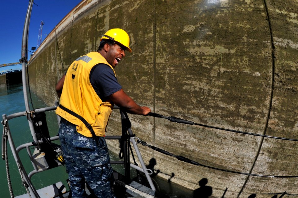 USS Hurricane commemorates bicentennial of the War of 1812 120806-N-YZ751-360