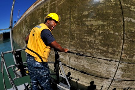 USS Hurricane commemorates bicentennial of the War of 1812 120806-N-YZ751-360