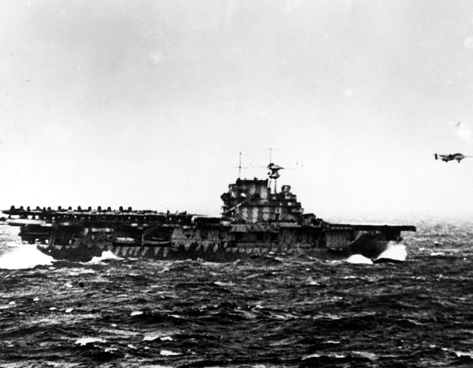 USS Hornet (CV-8) launching B-25 bomber during the Doolittle Raid on 18 April 1942 (80-G-41197)