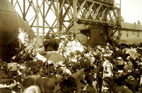USS Illinois (BB-7) launching and christening by Ms. Leiter, Newport News, Virginia, October 4, 1898 (26108605434)