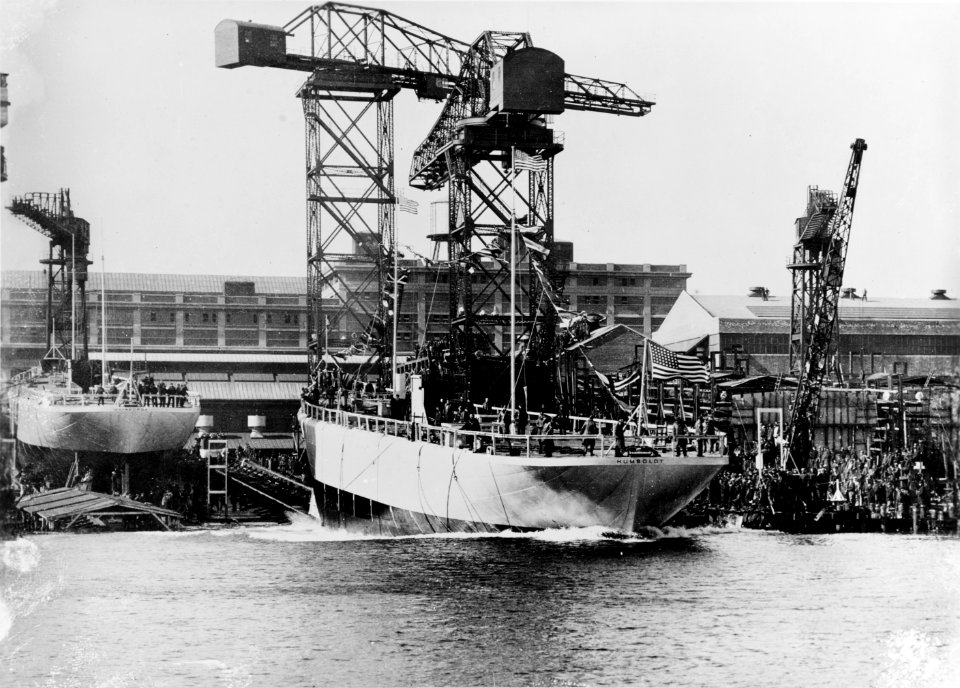 USS Humboldt (AVP-21) - 19-N-30381
