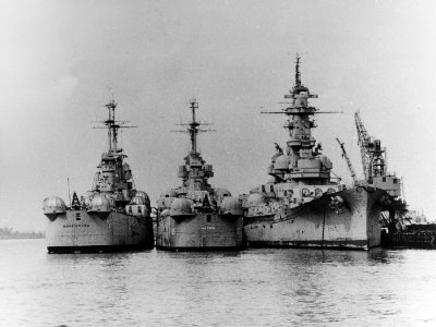 USS Huntington (CL-107), USS Dayton (CL-105) and USS South Dakota (BB-57) laid up at Philadelphia in 1961