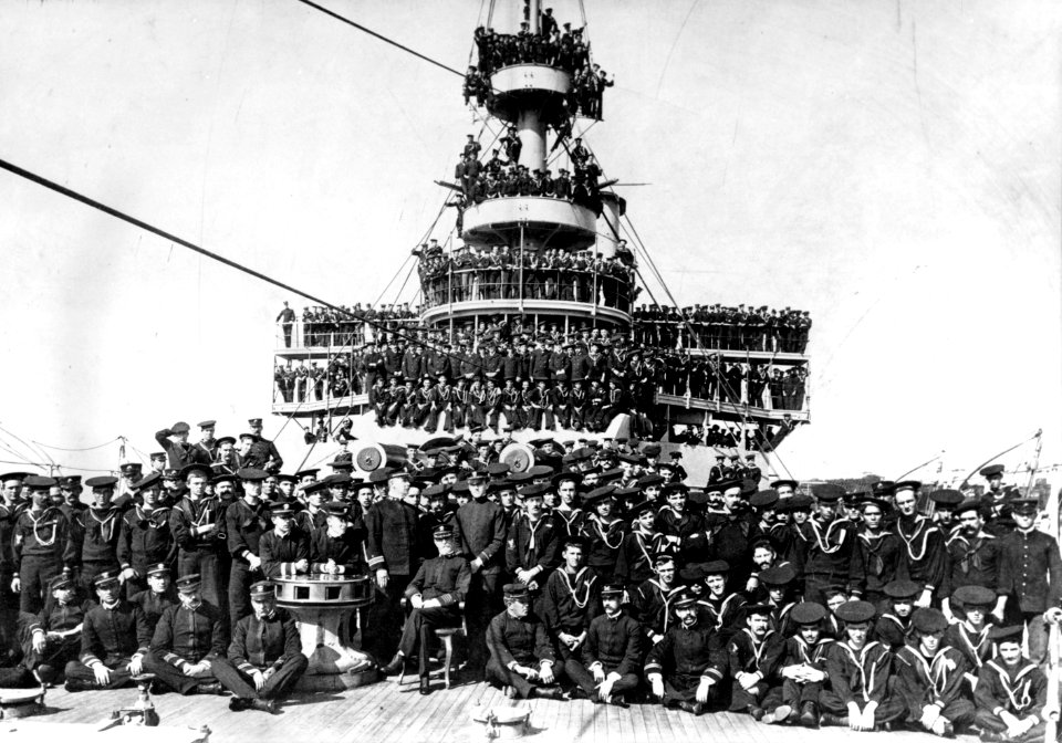 USS Illinois - NH 53221