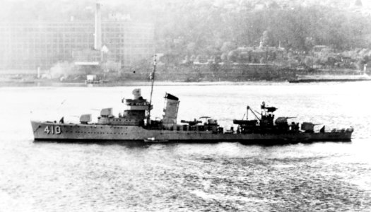 USS Hughes (DD-410) underway c1939