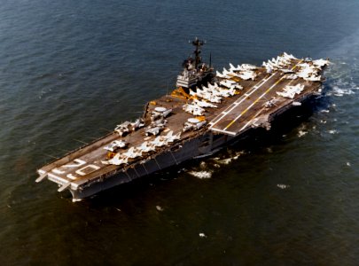 USS Independence (CVA-62) underway at sea, circa 1971 (NH 97714-KN)