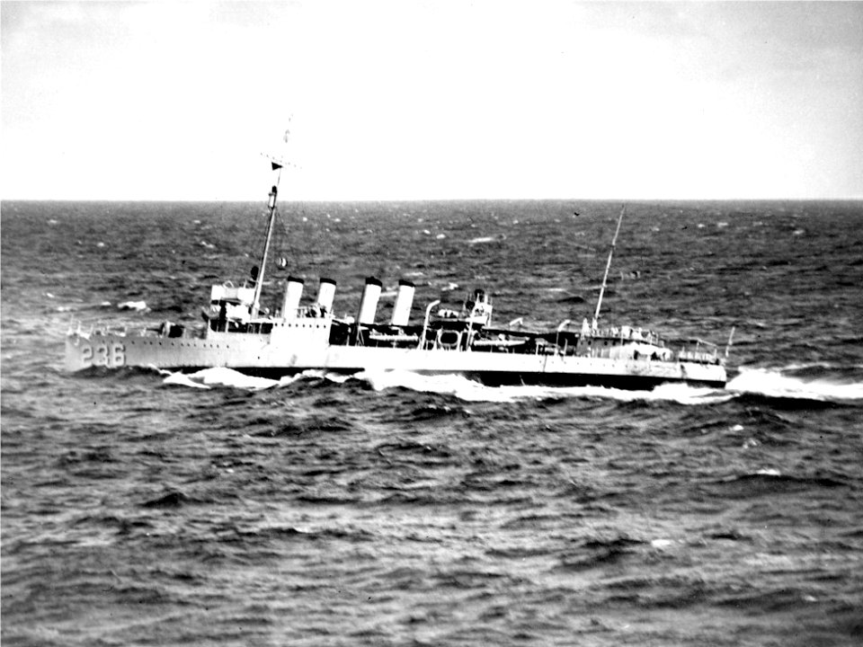 USS Humphreys (DD-236) underway c1935