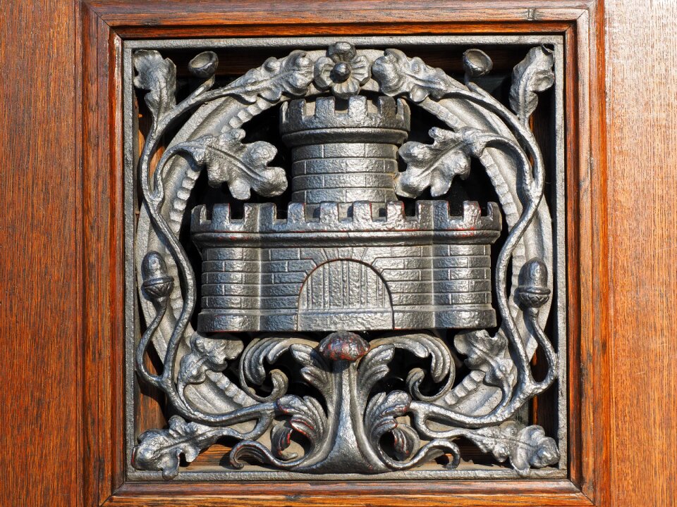 Gate ornament castle