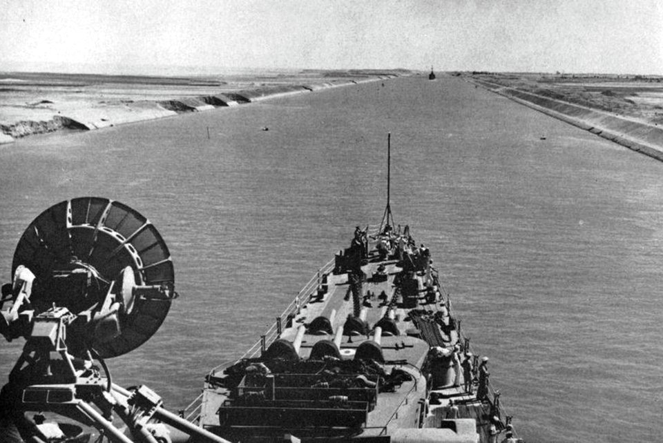 USS Huntington (CL-107) transiting the Suez Canal, in 1948