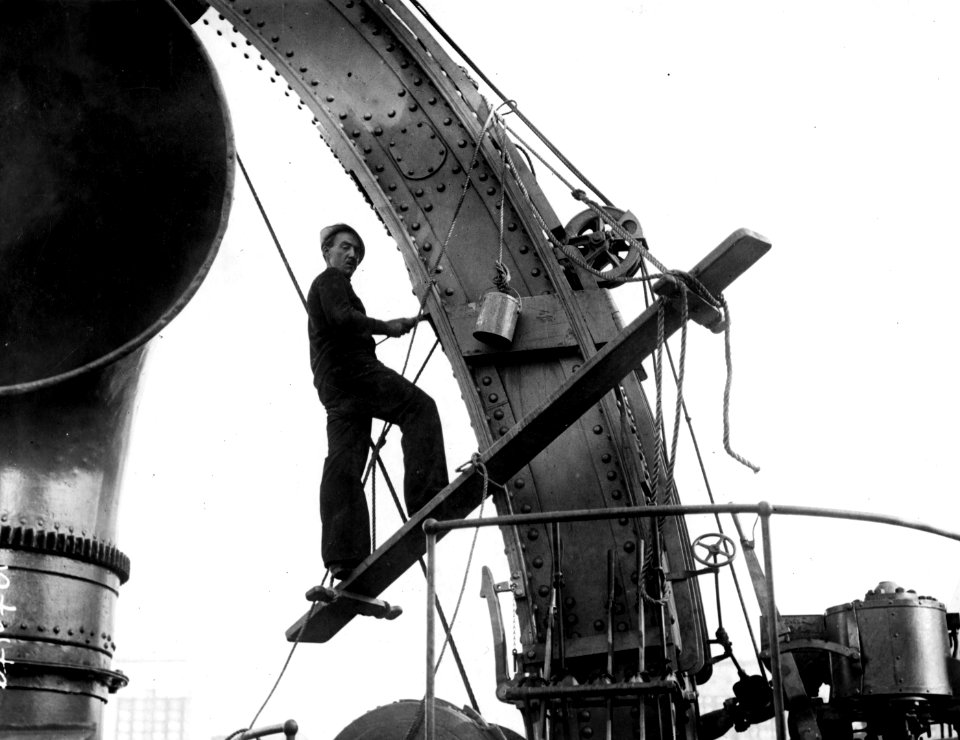 USS Illinois - NH 53220