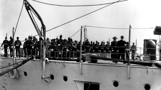 USS Illinois - NH 82376