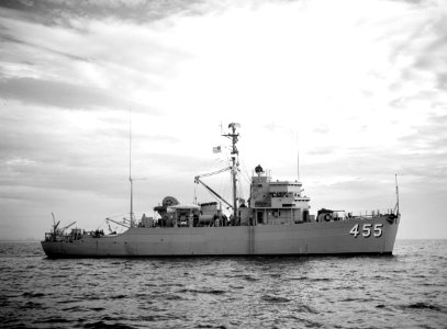 USS Implicit (MSO-455) underway in 1954 photo