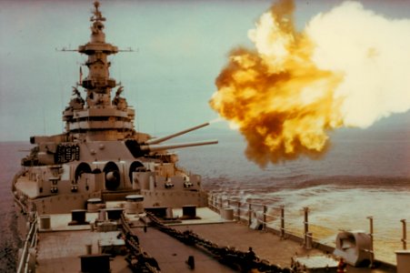 USS Iowa (BB-61) - 80-G-K-13195