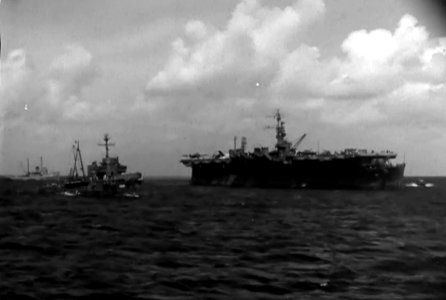 USS Independence (CVL-22) arriving at Bikini Atoll, circa in late May 1946 (80890)