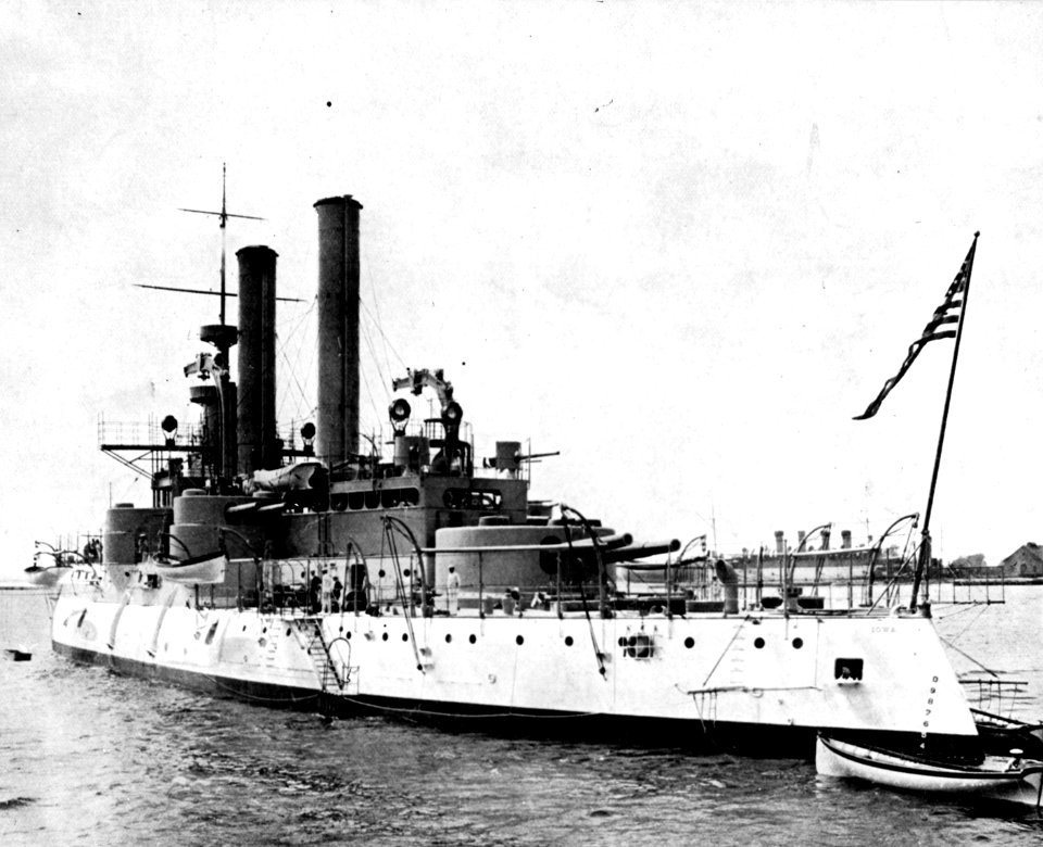 USS Iowa - NH 53257