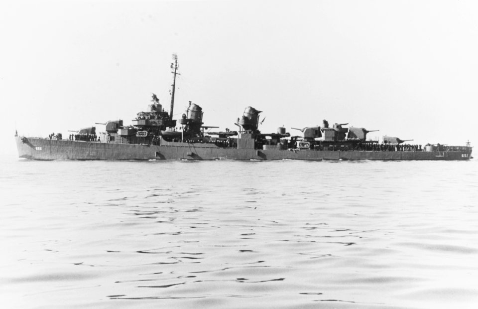 USS Ingersoll (DD-652) underway in 1943