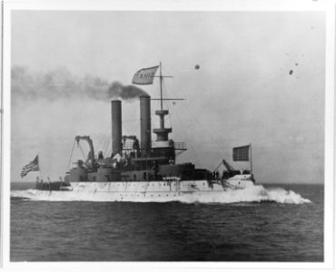 USS Iowa - NH 73976