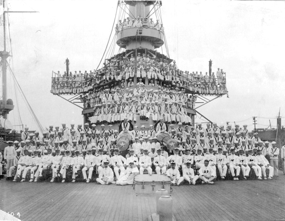 USS Iowa - NH 97948