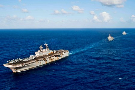 USS Iwo Jima leads an amphibious strike group. (8267750332)