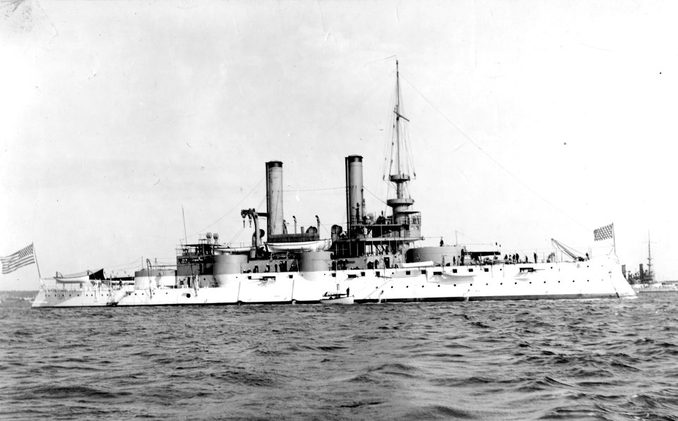 USS Iowa - NH 60249