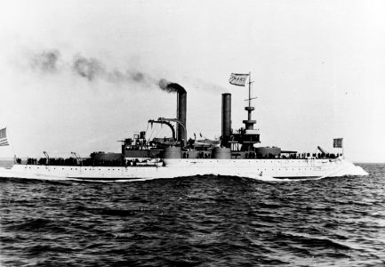 USS Iowa - NH 74097