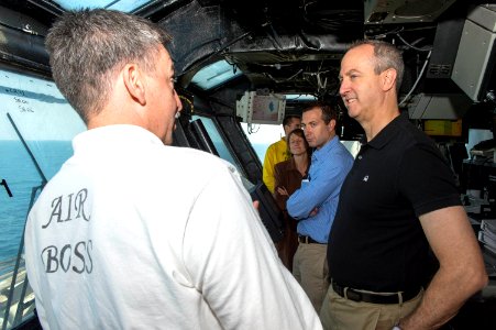 USS Iwo Jima (LHD 7) 150212-N-QM905-050 (16380594590)