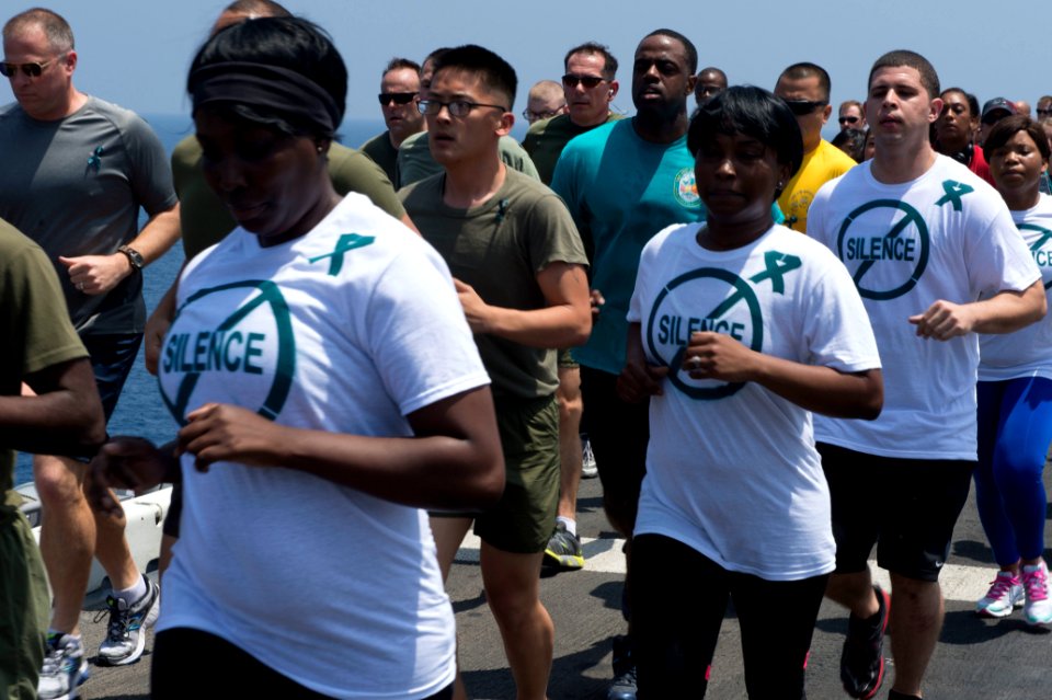 USS Iwo Jima (LHD 7) 150405-N-KD168-048 (17062064602)