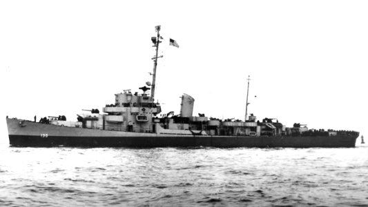 USS Jacob Jones (DE-130) underway in 1943