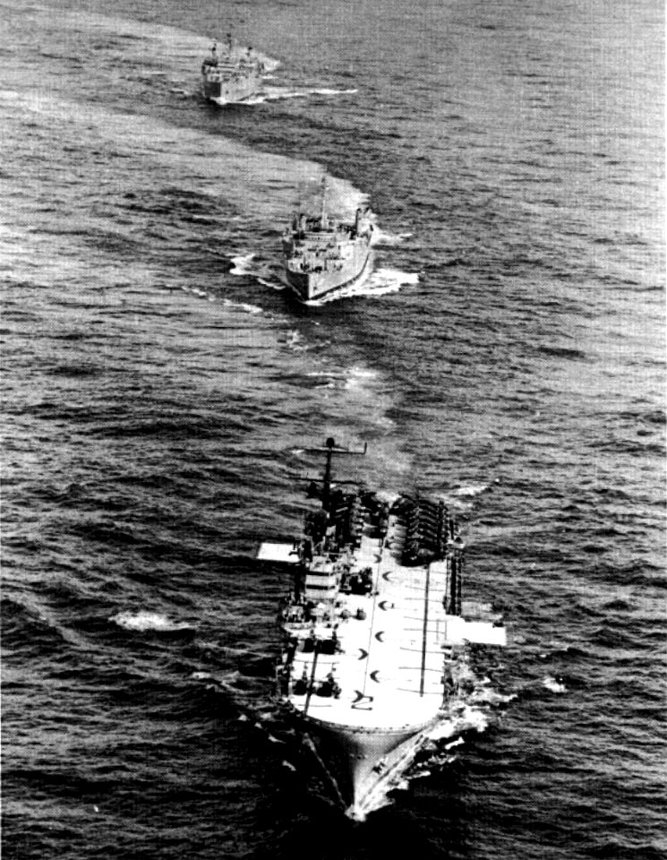 USS Iwo Jima (LPH-2), Vancouver (LPD-2) and Thomaston (LSD-28) in January 1967